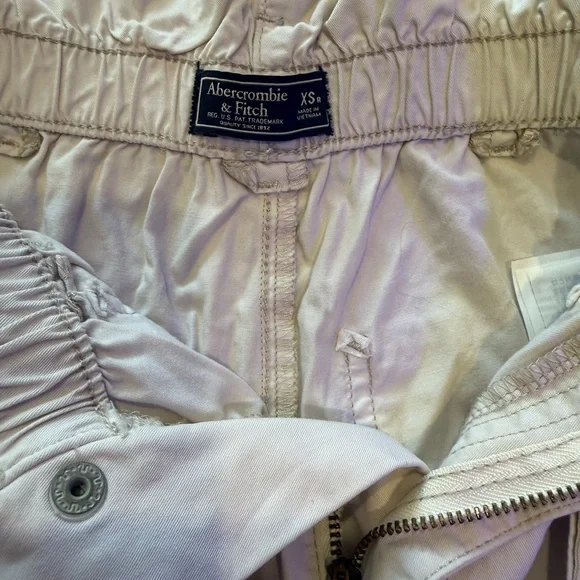 Abercrombie & Fitch Cream Casual Pants - Picture 3 of 4